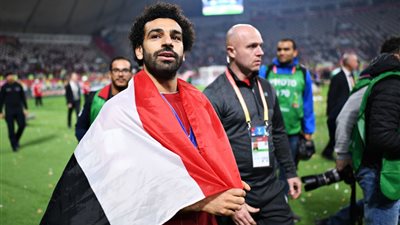 وائل جمعة في رسالة إلى محمد صلاح: “دايمًا مشرفنا”