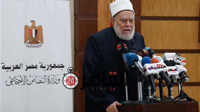 علي جمعة: الزواج العرفي جائز في هذه الحالات (فيديو)