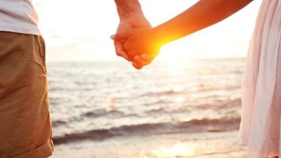 الجنس أم الحب.. طبيب نفسي يكشف طريقة اختيار شريك الحياة