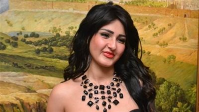 بعد إيدي ريدماين.. شيما الحاج تخدع جمهورها بصورة مع سالمان خان (صورة)