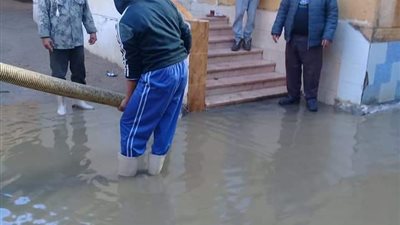 لليوم الثالث على التوالى رفع آثار مياه الأمطار في مراكز محافظة البحيرة (صور)