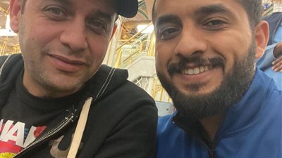 مصطفى قمر من روضة المسجد النبوي: “ربنا يوعدكوا” (صور)