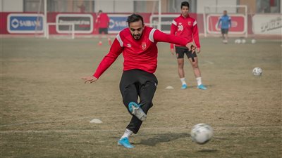 هل إصابة أجايي تجبر فايلر على مشاركة كهربا مع الأهلي أمام المقاصة؟