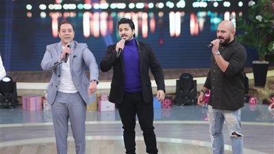 منى الشاذلي تحتفل بليلة رأس السنة مع مدحت صالح والعسيلي ومصطفى حجاج في “معكم” (صور)