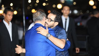 أحمد حلمي يحتفل بعيد ميلاد أشرف زكي: “إنسان يعجز عن وصفه اللسان” (صورة)