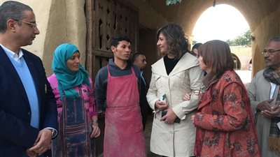 وزيرة الهجرة تزور قرية تطون لعقد لقاء جماهيري حول التوعية بمخاطر الهجرة غير الشرعية