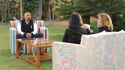 من داخل منزلهم.. أحمد السقا في ضيافة زوجته في “its show time” على “cbc” (فيديو وصور)