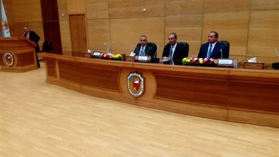 وزير الاتصالات: خلال 10 أيام سوف يتم توصيل خط الألياف لجامعة سوهاج الجديدة