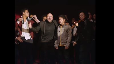 محمود العسيلي لـ”تميم يونس”: “بيبروني إكسترا تشيز لو سمحت!” (فيديو)