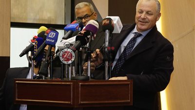 “كاف” يقرر تكريم هاني أبو ريدة في حفل أفضل لاعب بإفريقيا (فيديو)