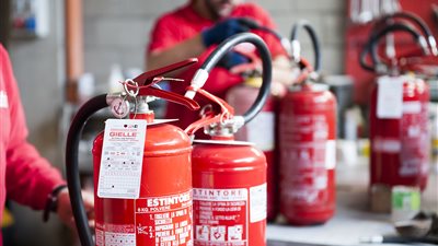 وزارة الصناعة تنفي عدم صلاحية طفايات الحريق في مصر: آمنة ومطابقة للمعايير القياسية