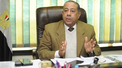 حصل على رشوة مقابل تسهيلات.. تفاصيل القبض على رئيس مصلحة الضرائب من منزله