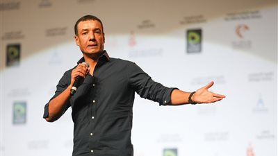 هشام الجخ ينتقد مهاجمي محمد صلاح: “إنها التريندات”