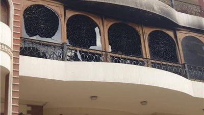 وفاة والد إيهاب توفيق.. التحريات الأولية: ماس كهربائي في دفاية الغرفة وراء الحريق