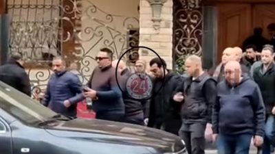 إيهاب توفيق يعلن عبر “القاهرة 24” تأخير دفن جثمان والده بسبب الإجراءات