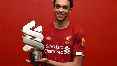 أرنولد يتفوق على محمد صلاح ويفوز بجائزة أفضل لاعب في ليفربول عن ديسمبر