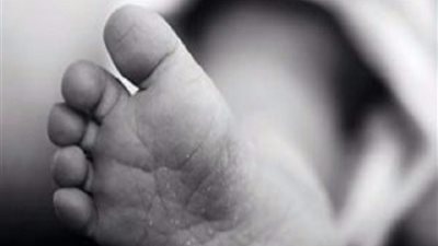 بدمٍ بارد.. أب يعذب طفله حتى الموت في الشرقية