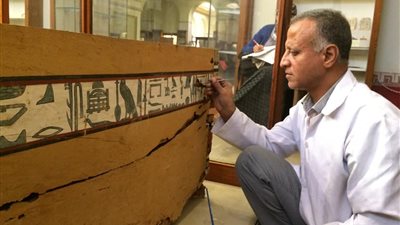 مركب خوفو وتمثال أبو الهول.. المتحف المصري الكبير يستقبل 202 قطعة أثرية (صور)