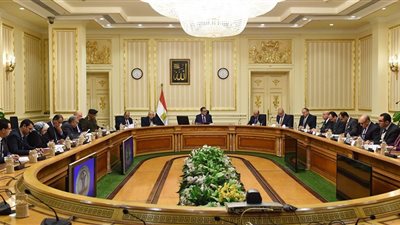 مدبولي يستعرض عددًا من الموضوعات الاقتصادية والاجتماعية خلال اجتماع مجلس الوزراء