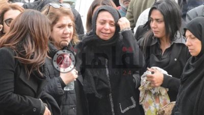 غدًا.. مايا مرسي تتلقى عزاء ابنها بمسجد المشير طنطاوي بالتجمع الخامس
