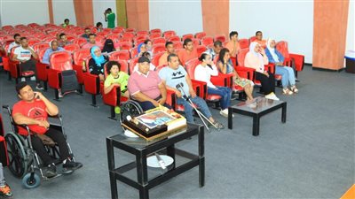 وزير الرياضة يلتقي ذوي الهمم المشاركين في الفوج الثالث بالمعسكر الترفيهي