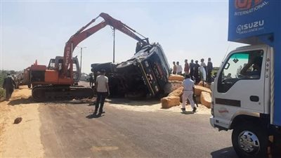 مصرع وإصابة شخص في حادث تصادم سيارة ربع نقل وتريلا بالدقهلية