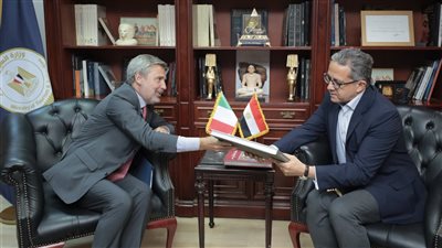 وزير السياحة يستقبل سفير إيطاليا بالقاهرة لبحث تعزيز سبل التعاون بين البلدين | صور 