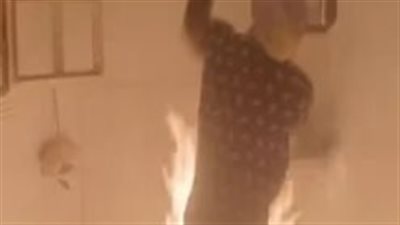 يعاني مرضا نفسيا.. عاطل يشعل النيران في والده بالإسكندرية 