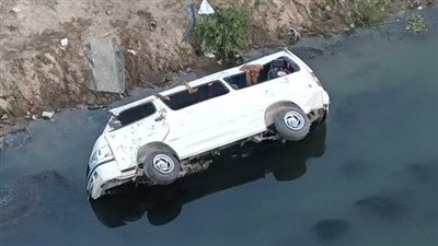 تفاصيل مصرع شخصين وإصابة 24 آخرين إثر انقلاب مينى باص بطريق المريوطية