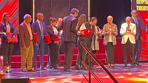 المخرج مراد منير