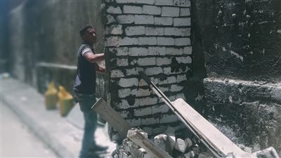 حملات لإزالة الأبنية المخالفة في المهد بحي غرب الإسكندرية 