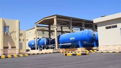 لحل أزمة نقص مياه الشرب بالغردقة: محافظ البحر الأحمر يناقش مد خط كهرباء منفصل لمحطة اليسر لتحلية المياه