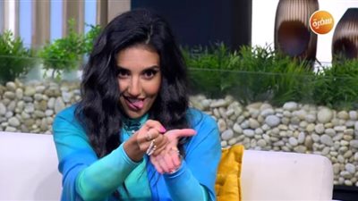 بعد أسعار المايوه المثيرة للجدل.. هادية غالب تخرج لسانها على الهواء لكل منتقديها | فيديو