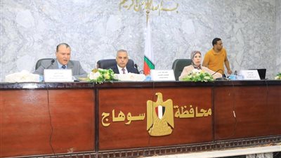 محافظ سوهاج يستقبل وفد برنامج التنمية المحلية بصعيد مصر | صور