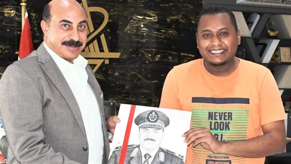 محافظ أسوان