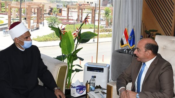 محافظ أسوان ووكيل