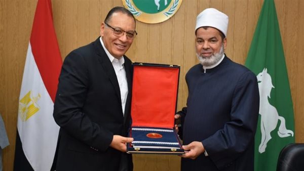 محافظ الشرقية يُكرم