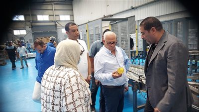 محافظ بورسعيد يشيد بمعدلات الإنتاج والتصدير داخل الكيانات الصناعية بالجنوب | صور 