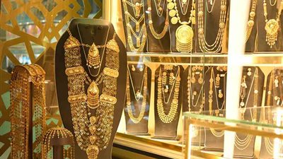 التوترات السياسية تدفع الذهب للصعود.. والجرام يزيد 20 جنيها