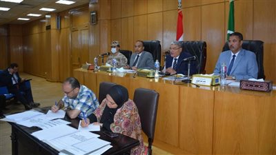 محافظ المنيا يوجه بتسهيل أعمال فريق وزارة المالية لنشر وتعميم نظام إدارة المرتبات