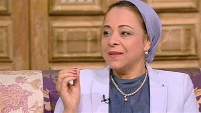 ده رأي الفقهاء والقرآن.. نهاد أبو القمصان: إلزام المرأة برضاعة طفلها مش كلامي