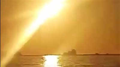 تزامنًا مع ارتفاع درجات الحرارة.. توافد المصطافين على شاطئ بورسعيد | صور وفيديو 