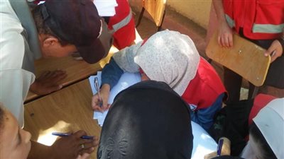 الكشف على 434 مواطنًا ضمن قافلة حياة كريمة بكفر الزيات