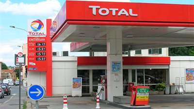 أدنوك الإماراتية تشتري نصف محطات بنزين توتال في مصر بـ 203 ملايين دولار