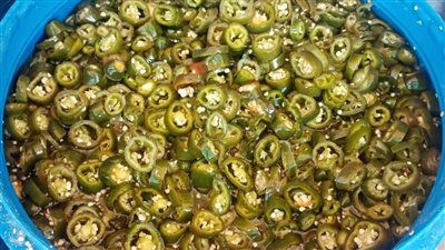 ضبط 10 أطنان مخلل داخل مصنع دون سجل صناعي بالبحيرة