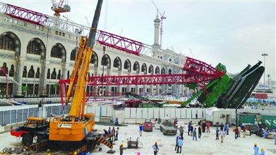 إعادة محاكمة مجموعة بن لادن السعودية بسبب رافعة الحرم.. وشركة تأمين تفقد 60% من قيمتها