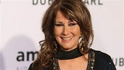 خروج الفنانة آثار الحكيم من المستشفى بعد تعرضها لوعكة صحية مفاجئة