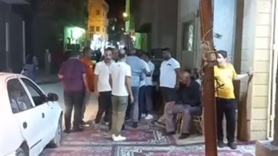 بكاء وحسرة.. أسرة زوجة طاهر أبو زيد تتلقى العزاء في وفاتها بالعريش | بث مباشر