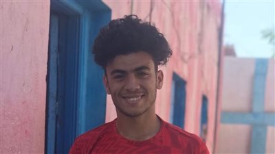 إدارة دكرنس تسجل لاعبها المصاب بورم في المعدة ضمن قائمة فريق 2001