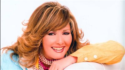 آثار الحكيم تفتح قلبها لـ القاهرة 24 بعد غياب: العَجَز نعمة علشان نعوّض تقصيرنا بحق ربنا | حوار